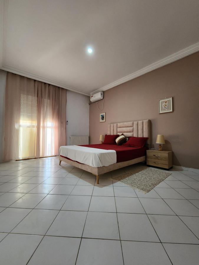 Duplex Bien Equipe Securise Avec Jardin Et Veranda La Marsa Extérieur photo